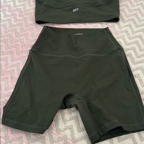 Green Set Active Set - Picture 2 of 7